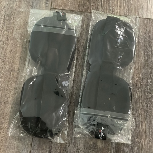 3D His/Her Sleep Mask with Eye Mask and Ear Plugs - Picture 3 of 3